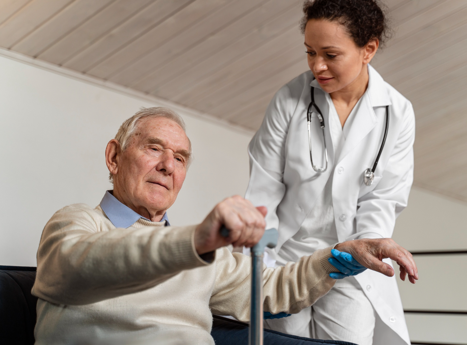 doctor-helping-patient